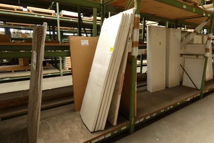 6x Karton FORMAT Basic T Badheizkörper, gebogen mit Mittenanschluss, 1807x600mm, RAL 9016